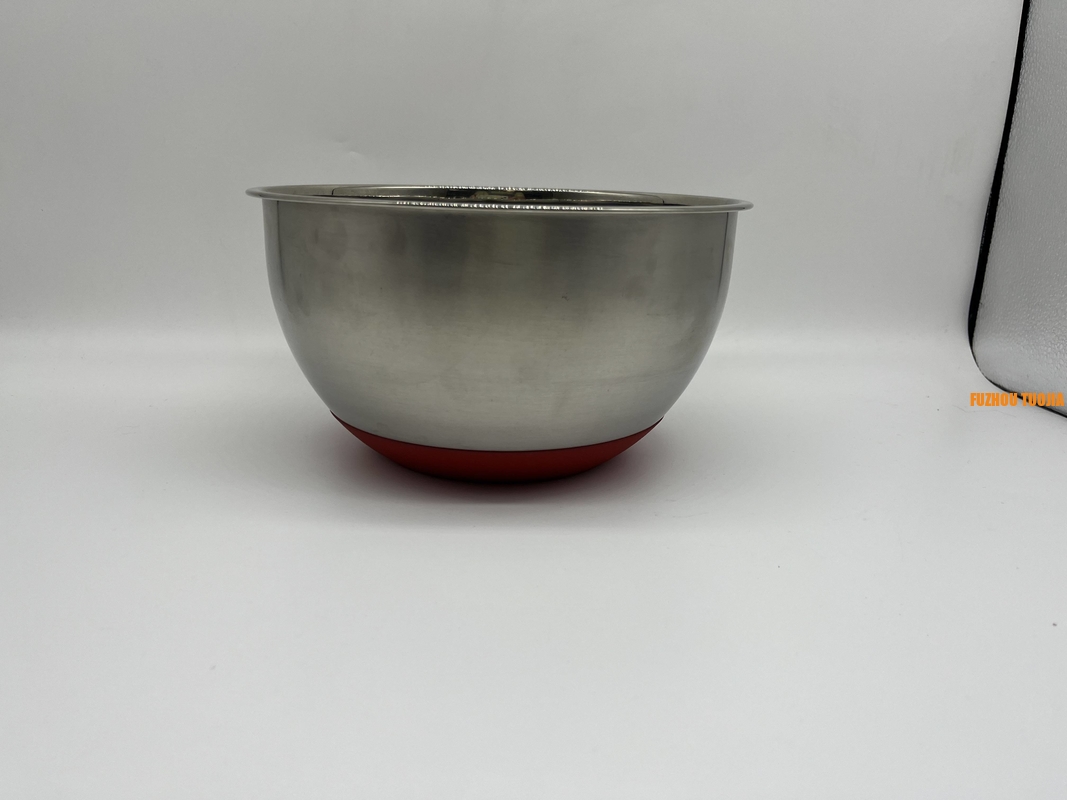 Stainless steel salad bowl