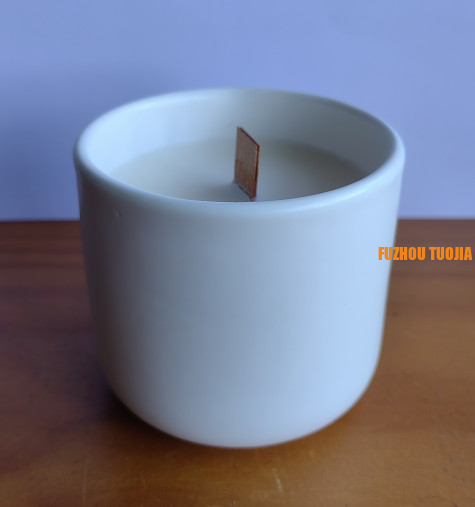 Ceramic cup candle